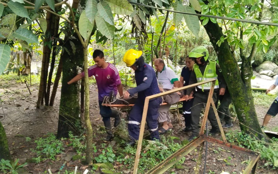 Adulto mayor cayó por accidente al río Chipalo Adulto mayor cayó por accidente al río Chipalo