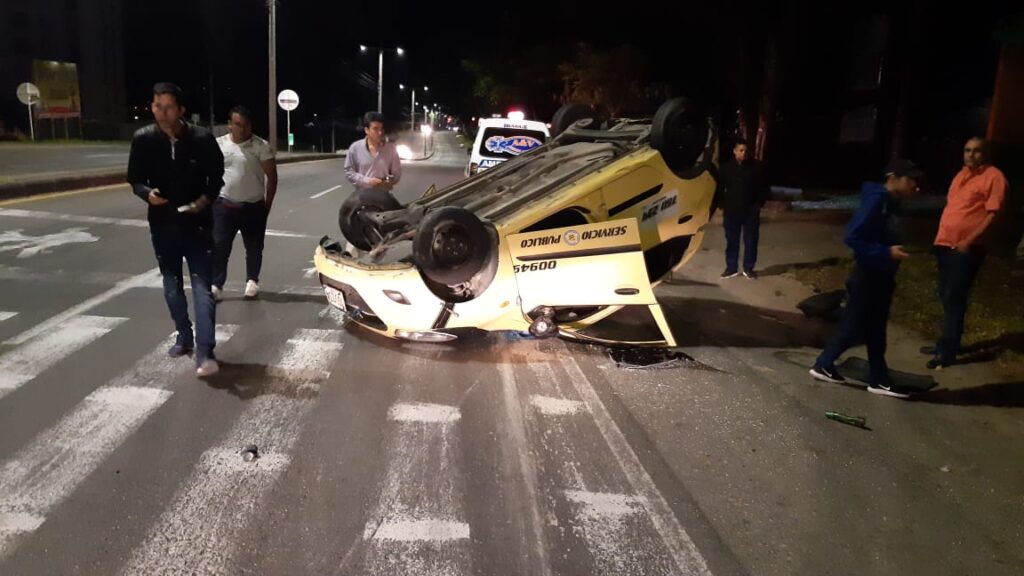 Taxista resulta ileso tras aparatoso accidente en el norte de Ibagué Taxista resulta ileso tras aparatoso accidente en el norte de Ibagué