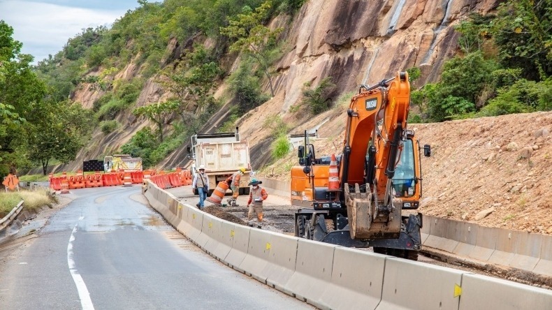 Anuncian cierres a un carril en la vía Ibagué-Bogotá, en inmediaciones del túnel Sumapaz Anuncian cierres a un carril en la vía Ibagué-Bogotá, en inmediaciones del túnel Sumapaz