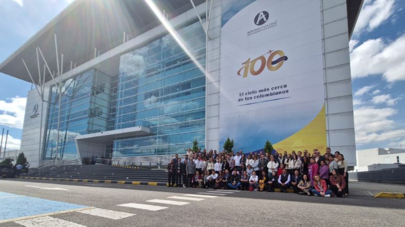 La Aeronáutica Civil tiene más de 800 vacantes, conozca cómo postularse La Aeronáutica Civil tiene más de 800 vacantes, conozca cómo postularse