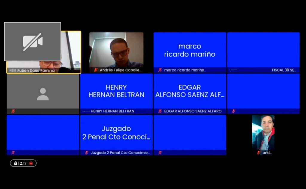 Por primera vez en cuatro años apareció Hurtado en audiencia de los ‘piques ilegales’ y, otra vez, logró aplazarla