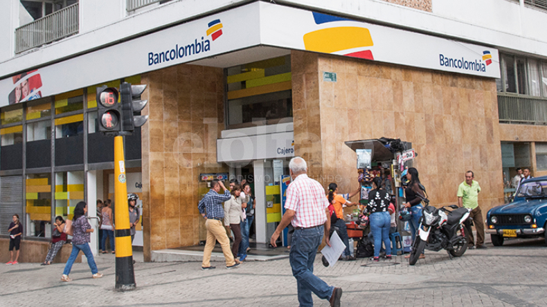 Mujer fue engañada con ‘paquete chileno’ y le hurtaron más de $20 millones en el centro de Ibagué Mujer fue engañada con ‘paquete chileno’ y le hurtaron más de $20 millones en el centro de Ibagué