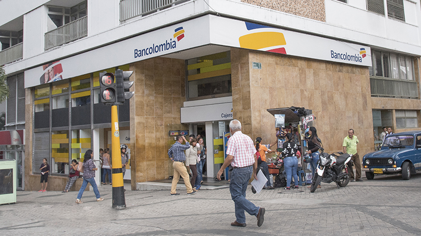 Bancolombia congela los créditos de sus clientes durante la crisis que vive el país por el coronavirus Bancolombia congela los créditos de sus clientes durante la crisis que vive el país por el coronavirus