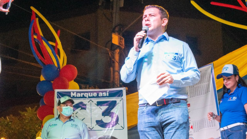 “Orozco no se ha posesionado (como Gobernador), sigue actuando como secretario de despacho”: senador Miguel Barreto “Orozco no se ha posesionado (como Gobernador), sigue actuando como secretario de despacho”: senador Miguel Barreto