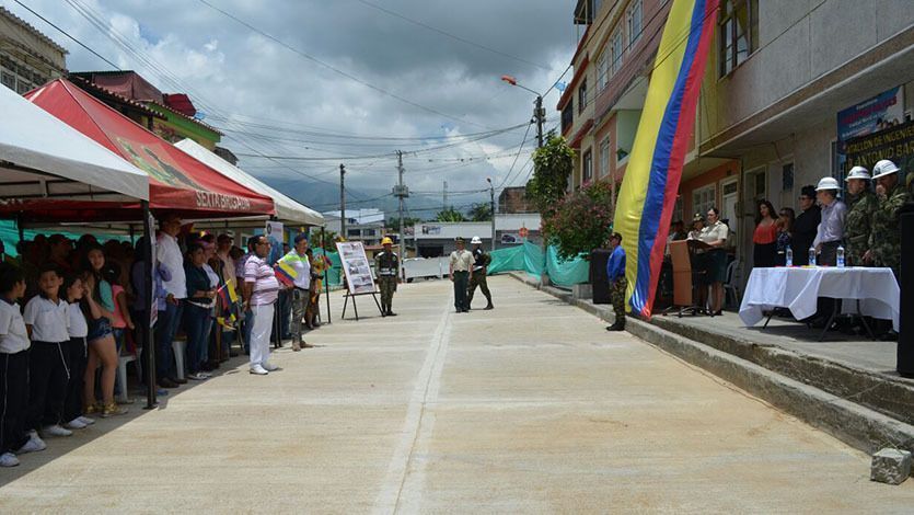 Alcaldía entregará otros $25.000 millones al Ejército para la reparación de la malla vial en Ibagué Alcaldía entregará otros $25.000 millones al Ejército para la reparación de la malla vial en Ibagué