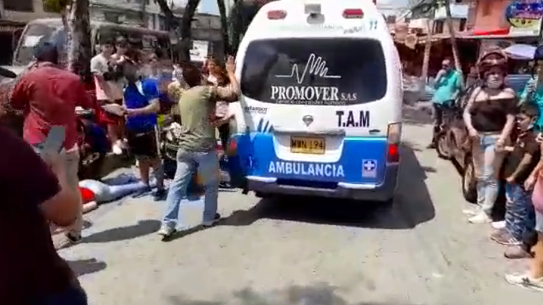 “La ambulancia sí prestó los primeros auxilios”: habla la empresa que no transportó a una motociclista herida en Ibagué “La ambulancia sí prestó los primeros auxilios”: habla la empresa que no transportó a una motociclista herida en Ibagué
