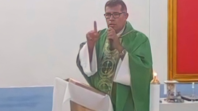 Diócesis del Espinal evalúa el traslado del sacerdote de Natagaima por comentarios homofóbicos Diócesis del Espinal evalúa el traslado del sacerdote de Natagaima por comentarios homofóbicos