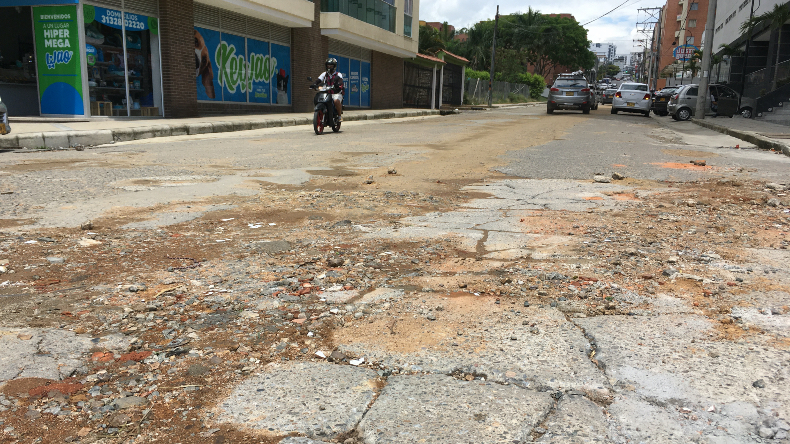 “Dejaron la vía peor de lo que estaba”: ciudadanos denuncian calle que fue intervenida, pero no se pavimentó en Ibagué “Dejaron la vía peor de lo que estaba”: ciudadanos denuncian calle que fue intervenida, pero no se pavimentó en Ibagué