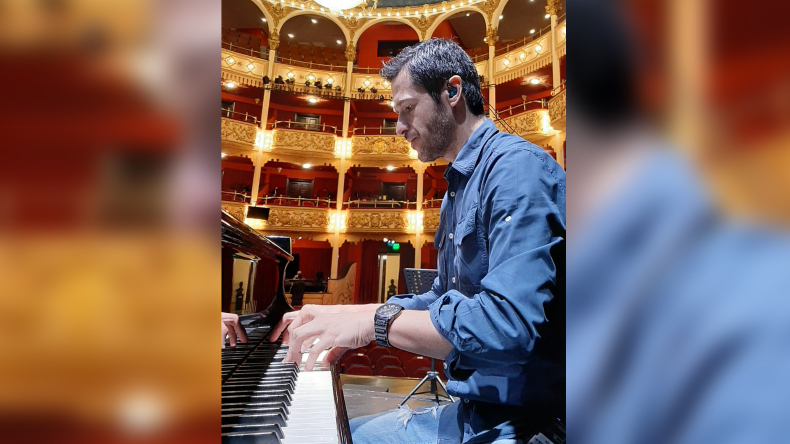 De Ibagué a Panamá: así un pianista del Conservatorio conquistó en el exterior y pisó la gala de los Grammy Latinos De Ibagué a Panamá: así un pianista del Conservatorio conquistó en el exterior y pisó la gala de los Grammy Latinos