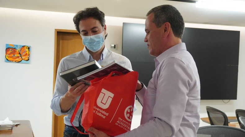 Universidad del Tolima está gestionando recursos para fortalecer su Instituto de Educación a Distancia en Medellín Universidad del Tolima está gestionando recursos para fortalecer su Instituto de Educación a Distancia en Medellín