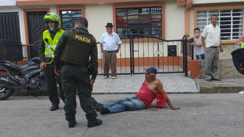 Hombre quedó libre tras darle una golpiza a un conductor de carretilla en el Líbano Hombre quedó libre tras darle una golpiza a un conductor de carretilla en el Líbano