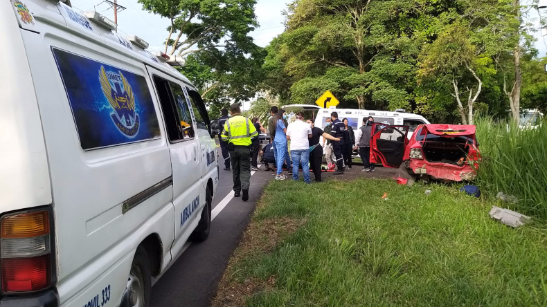 Vehículo oficial de la Gobernación estuvo implicado en accidente en la vía Ibagué-Alvarado Vehículo oficial de la Gobernación estuvo implicado en accidente en la vía Ibagué-Alvarado