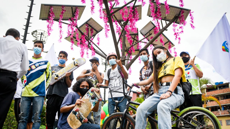 Ibagué es pionera en la implementación de árboles solares de energía renovable Ibagué es pionera en la implementación de árboles solares de energía renovable