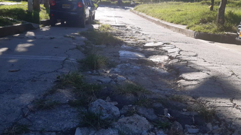 Denuncian deterioro de otra calle que fue intervenida por el IBAL, pero que no pavimentó Denuncian deterioro de otra calle que fue intervenida por el IBAL, pero que no pavimentó