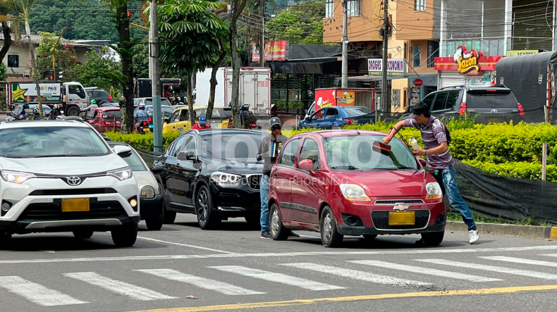 Hostigamientos de los limpiavidrios en Ibagué sin control Hostigamientos de los limpiavidrios en Ibagué sin control