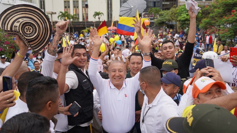 Rodolfo Hernández visitó Ibagué, se dio un ‘tercerazo’ y dijo que sacará a los hampones del poder Rodolfo Hernández visitó Ibagué, se dio un ‘tercerazo’ y dijo que sacará a los hampones del poder