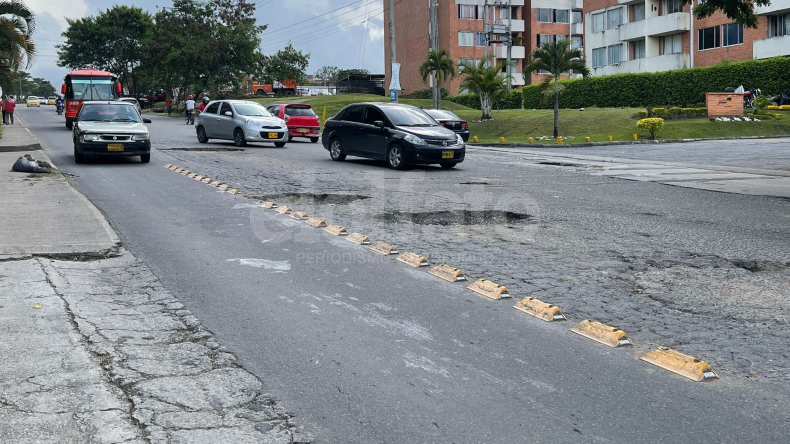En una pista de obstáculos se convirtió la carrera Quinta a la altura del puente del Topacio En una pista de obstáculos se convirtió la carrera Quinta a la altura del puente del Topacio