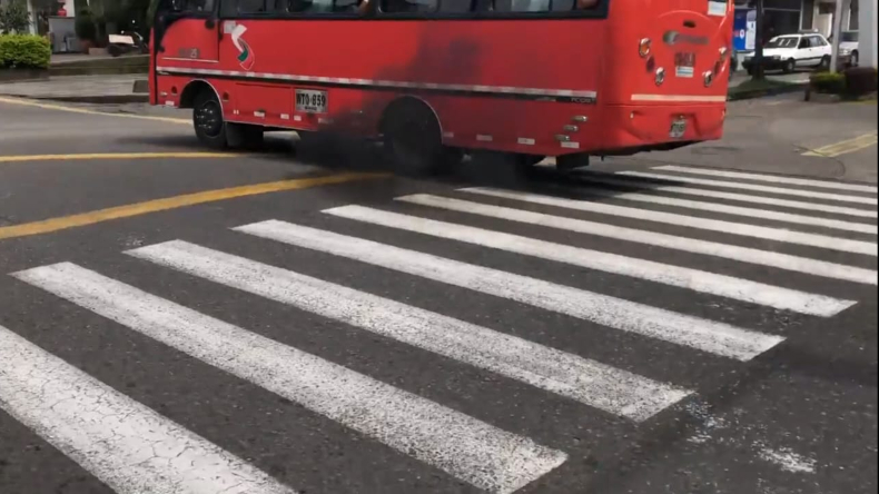 Denuncia ciudadana: el interminable problema con los ‘buses chimenea’ en Ibagué Denuncia ciudadana: el interminable problema con los ‘buses chimenea’ en Ibagué