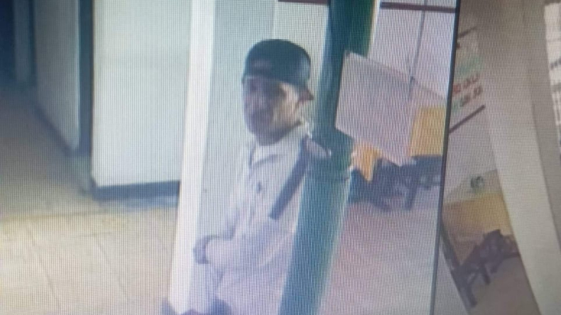 En video quedó registrado un hombre mientras hurtaba un celular en un restaurante de Ibagué En video quedó registrado un hombre mientras hurtaba un celular en un restaurante de Ibagué