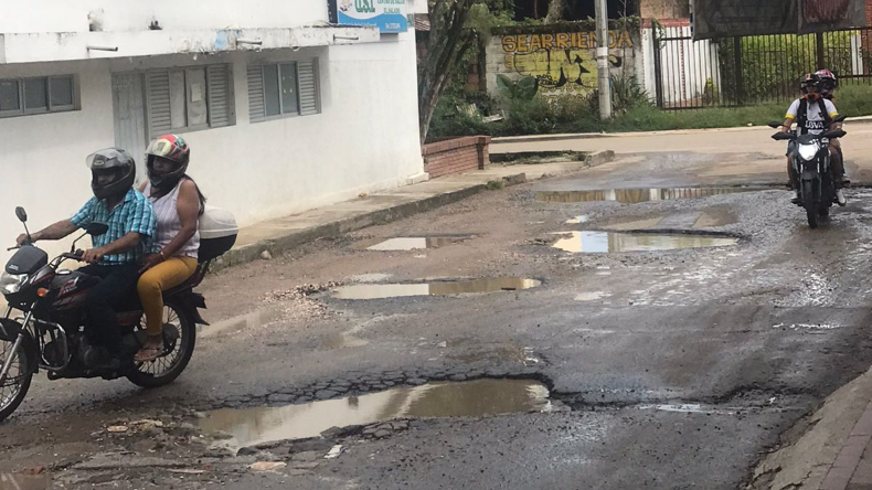 Cansados están comerciantes del barrio El Salado de Ibagué por el mal estado de las vías