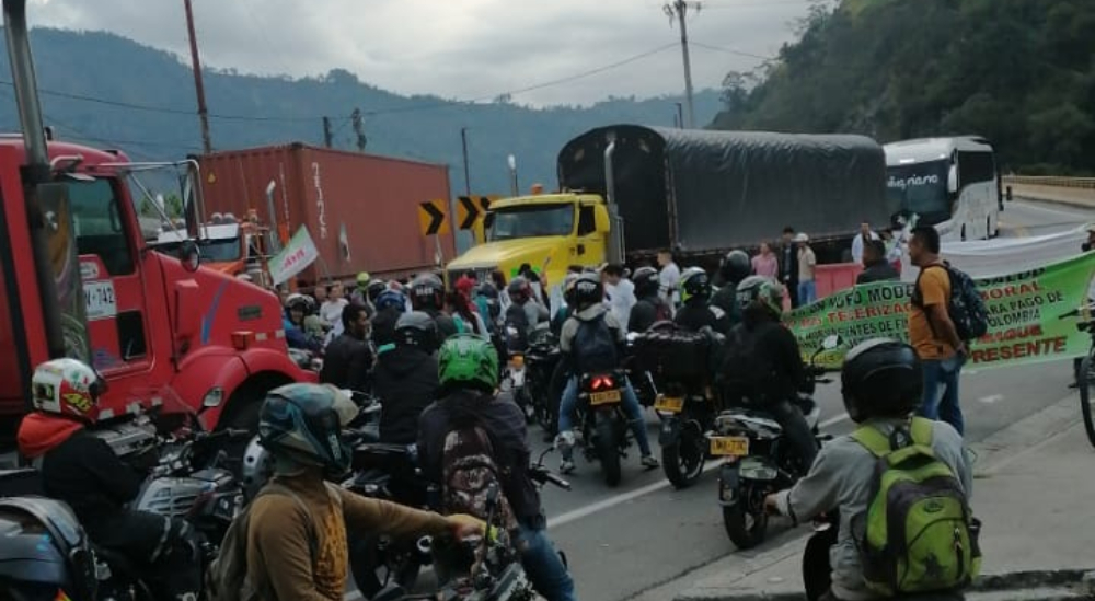 Bloqueada la movilidad en la vía Ibagué – Armenia