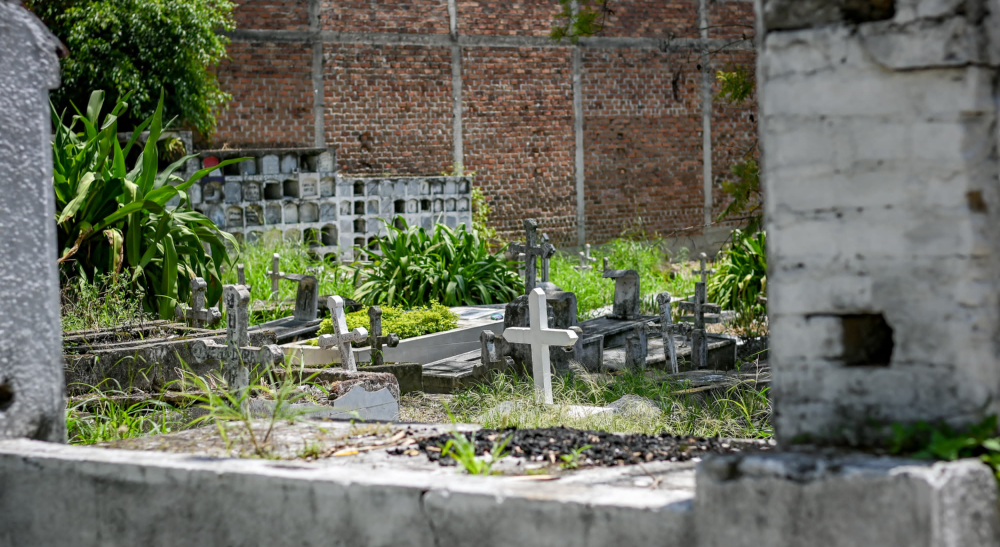 Arquidiócesis de Ibagué recuperará el abandonado cementerio de El Salado Arquidiócesis de Ibagué recuperará el abandonado cementerio de El Salado