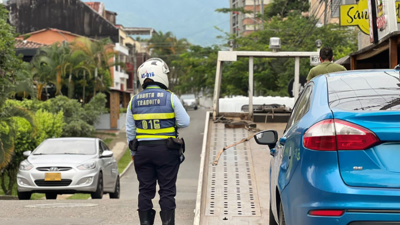 Agentes de tránsito impusieron 561 sanciones por mal parqueo en menos de un mes Agentes de tránsito impusieron 561 sanciones por mal parqueo en menos de un mes