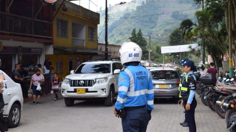 Anuncian operativos contra el mal parqueo en el Cañón del Combeima