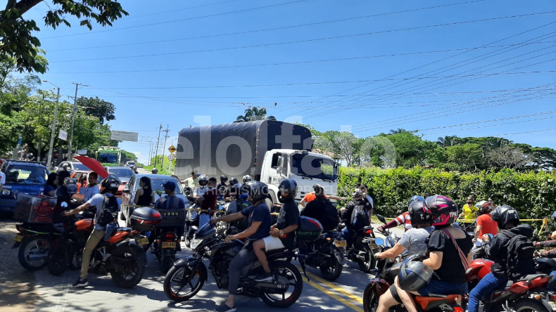 Más de una semana sin agua provocó un nuevo bloqueo a la movilidad por parte de los habitantes de El Salado Más de una semana sin agua provocó un nuevo bloqueo a la movilidad por parte de los habitantes de El Salado