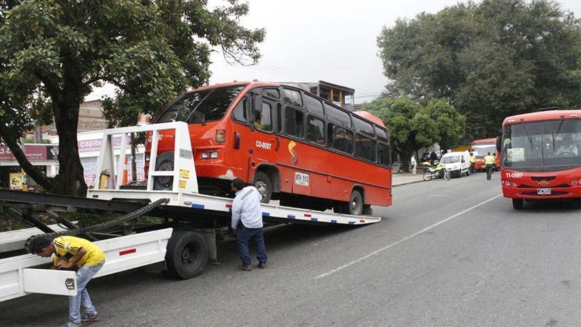 Sancionan a nueve busetas «chimenea» de Ibagué Sancionan a nueve busetas «chimenea» de Ibagué