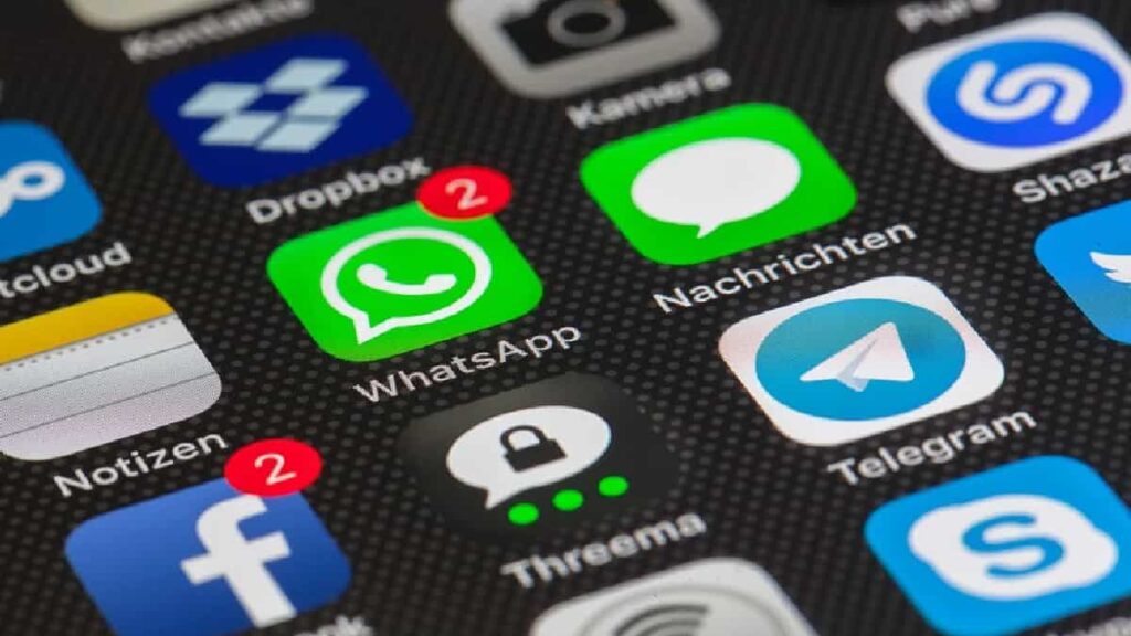 Comenzó a restablecerse comunicación en WhatsApp y Facebook Comenzó a restablecerse comunicación en WhatsApp y Facebook