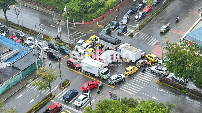 Caos vehicular en la calle 60 con Guabinal por apagón de semáforos Caos vehicular en la calle 60 con Guabinal por apagón de semáforos