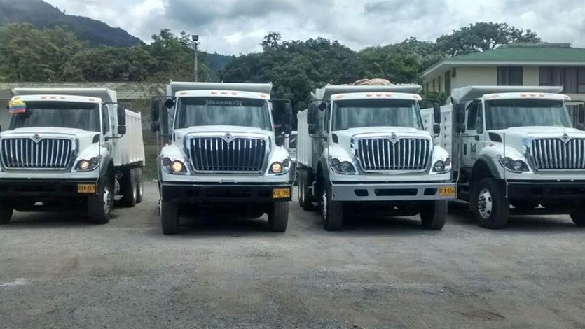 Firman convenio para arreglar vías en 10 barrios de Ibagué Firman convenio para arreglar vías en 10 barrios de Ibagué