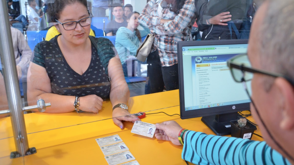 Conozca cómo solicitar los turnos digitales para trámites en la Secretaría de Movilidad Conozca cómo solicitar los turnos digitales para trámites en la Secretaría de Movilidad