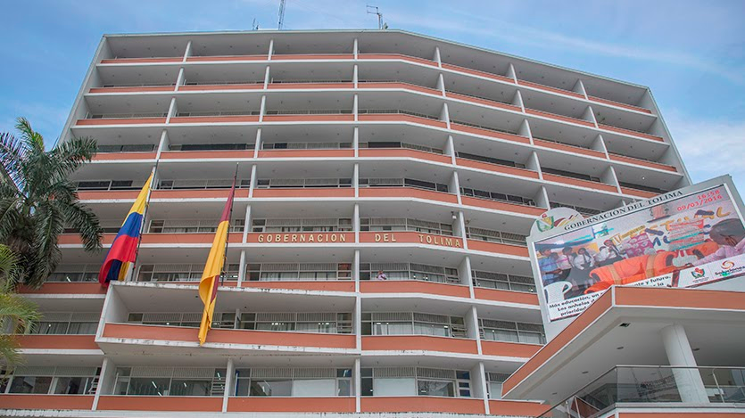 Gobernación del Tolima modifica horarios de atención al público y sindicatos critican la medida