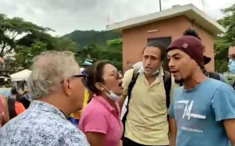 Fuerte choque entre la esposa de exfuncionario de Jaramillo y manifestantes en Villavicencio