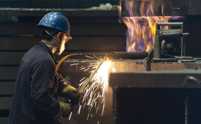 Sena oferta más de 4.000 vacantes de empleo para el sector industrial