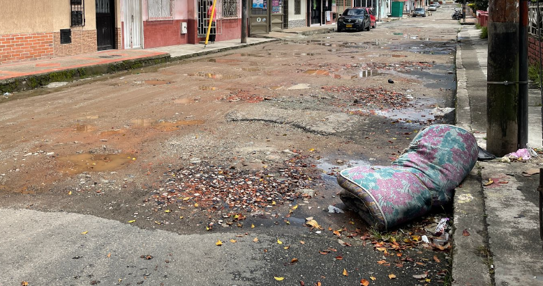 Ciudadanos denuncian que las calles del barrio Boyacá en Ibagué son una pista de obstáculos Ciudadanos denuncian que las calles del barrio Boyacá en Ibagué son una pista de obstáculos