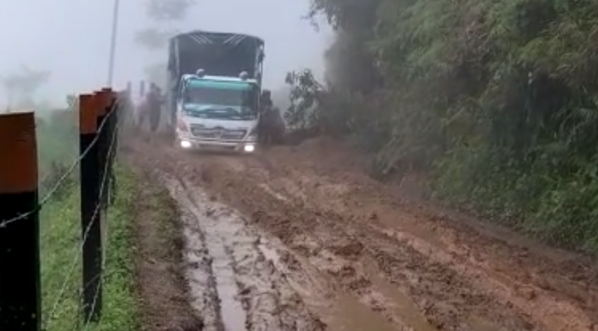 Productores del Líbano denuncian que no pueden transportar sus alimentos por el mal estado de las vías