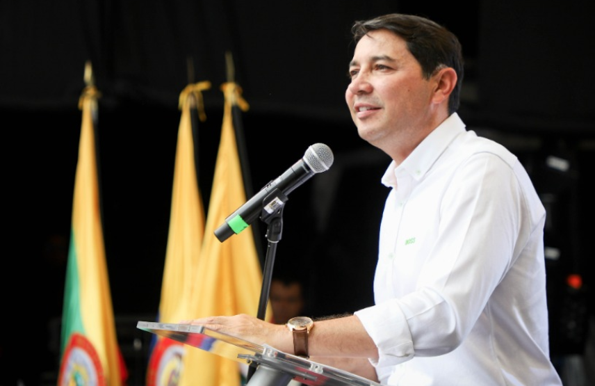 Nuevo viaje de Hurtado indignó a la gente en las redes sociales, el mandatario dice que tiene derecho a sus vacaciones Nuevo viaje de Hurtado indignó a la gente en las redes sociales, el mandatario dice que tiene derecho a sus vacaciones