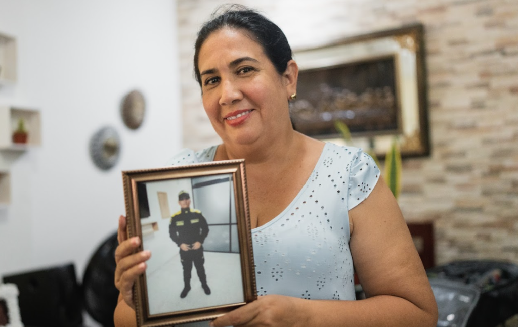 Detrás del uniformado, el relato de familiares de jóvenes becados para ser patrulleros de la Policía del Tolima