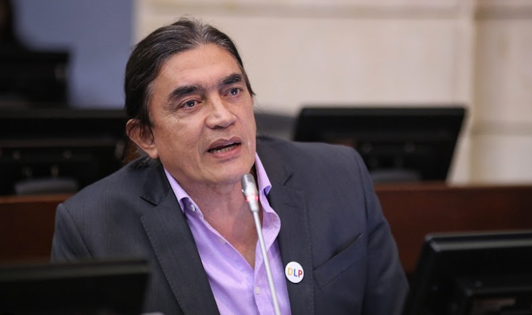 Fiscalía abre investigación tras la denuncia de Gustavo Bolívar sobre una red de explotación sexual en el Senado