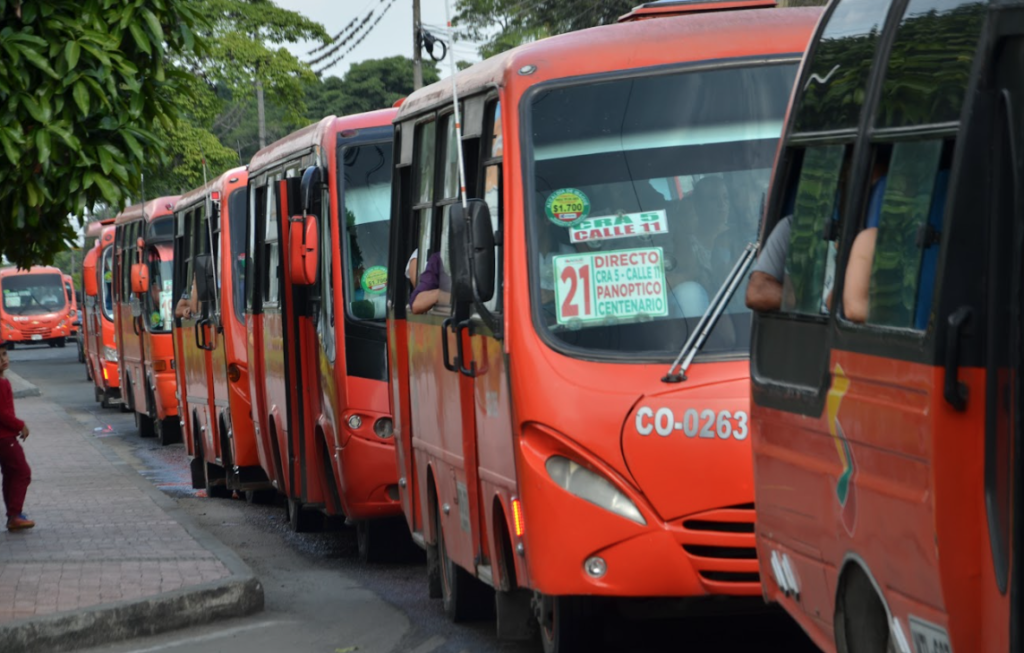 “Usuarios no están inconformes por aumento en la tarifa de busetas, sino por mal servicio”: Secretario de Movilidad de Ibagué “Usuarios no están inconformes por aumento en la tarifa de busetas, sino por mal servicio”: Secretario de Movilidad de Ibagué