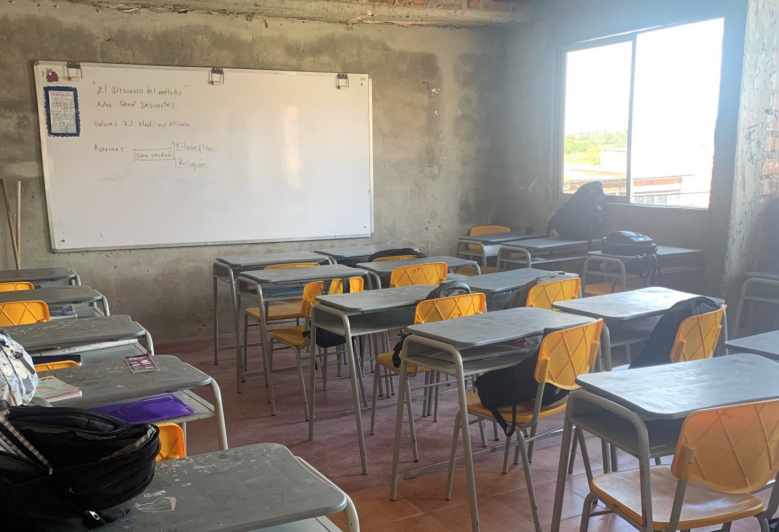 Colegio Maximiliano Neira Lamus con fallas en su infraestructura Colegio Maximiliano Neira Lamus con fallas en su infraestructura