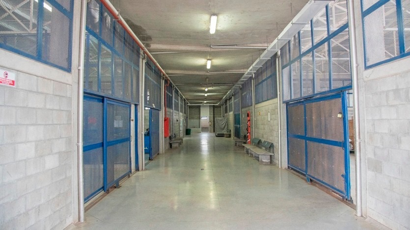 Un recluso en estado crítico y dos internos en urgencias tras incendio en la cárcel de Picaleña