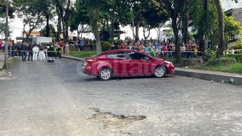 Fuerte olor permitió el hallazgo de un cadáver dentro de un carro en Ibagué