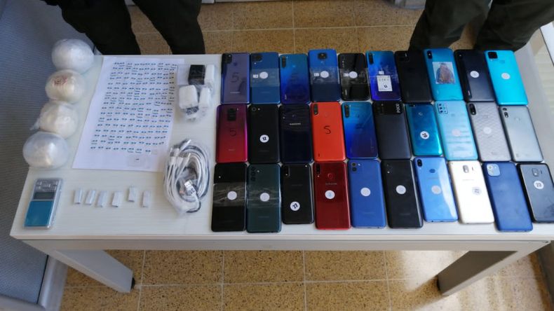 Golpe a la extorsión: incautaron sim card y celulares en la Cárcel de Picaleña Golpe a la extorsión: incautaron sim card y celulares en la Cárcel de Picaleña