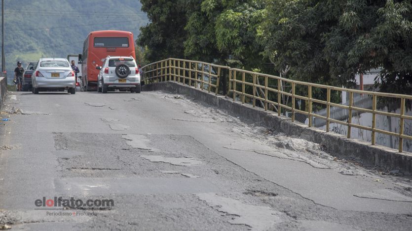 Los peligrosos ‘montículos’ de cemento de la calle 60