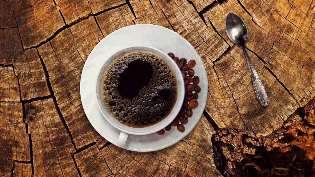 Estudio reveló que el consumo habitual y moderado de café reduce la mortalidad general y cardiovascular Estudio reveló que el consumo habitual y moderado de café reduce la mortalidad general y cardiovascular