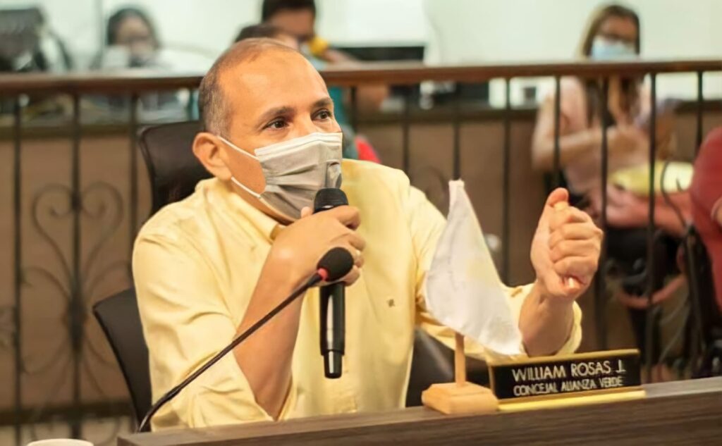 Concejal Rosas pide intervención urgente de entes de control en ‘arboricidio’ del Parque Centenario Concejal Rosas pide intervención urgente de entes de control en ‘arboricidio’ del Parque Centenario